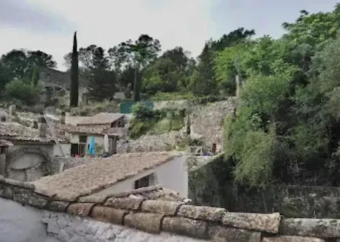 Dans La Medievale De Avec Terrasse Apartment Sauve