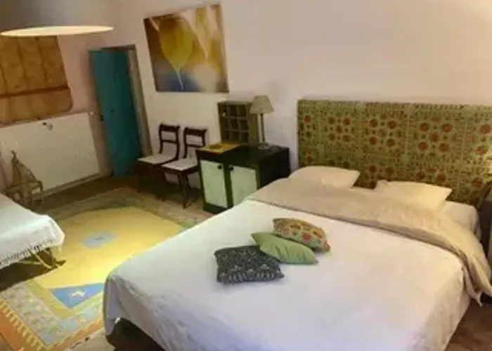 Apartment Dans La Medievale De Avec Terrasse Sauve